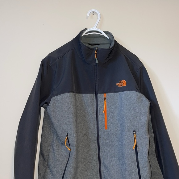 The North Face Grey Lightweight Jacket - Men’s Size Large - Picture 5 of 9